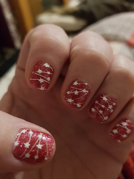 No aibu but let's see your Christmas nails