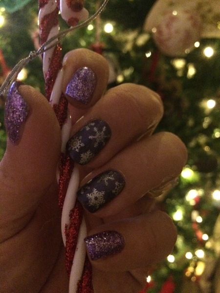 No aibu but let's see your Christmas nails