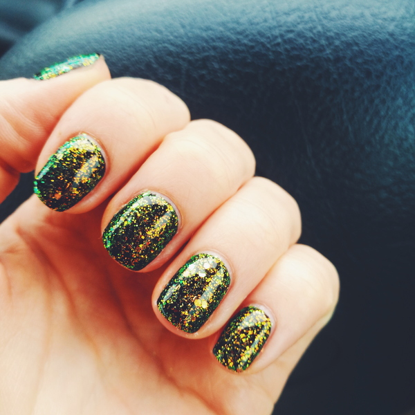 No aibu but let's see your Christmas nails