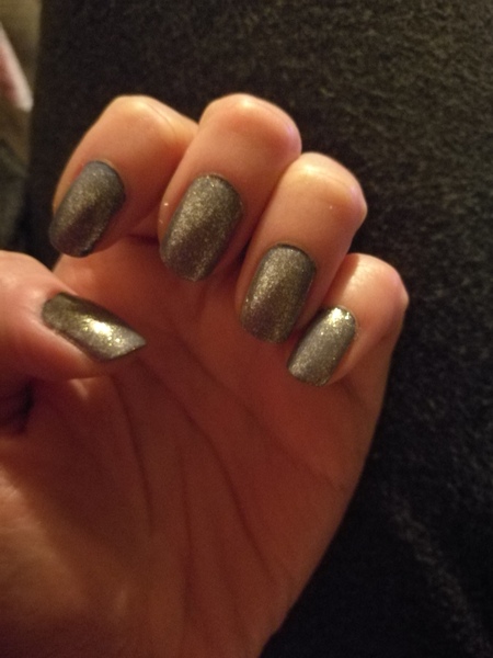 No aibu but let's see your Christmas nails