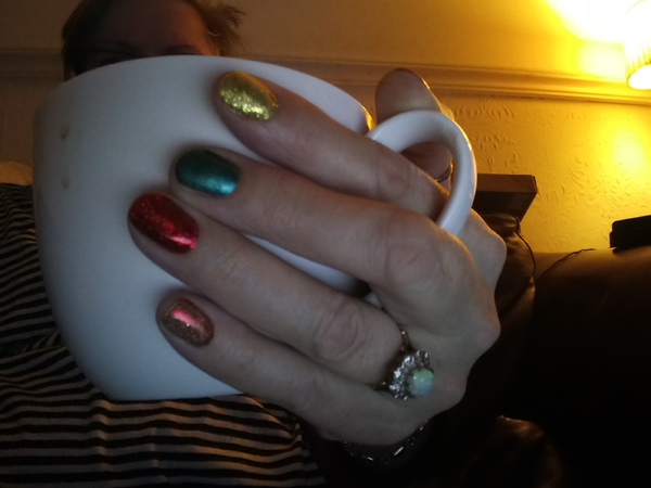 No aibu but let's see your Christmas nails