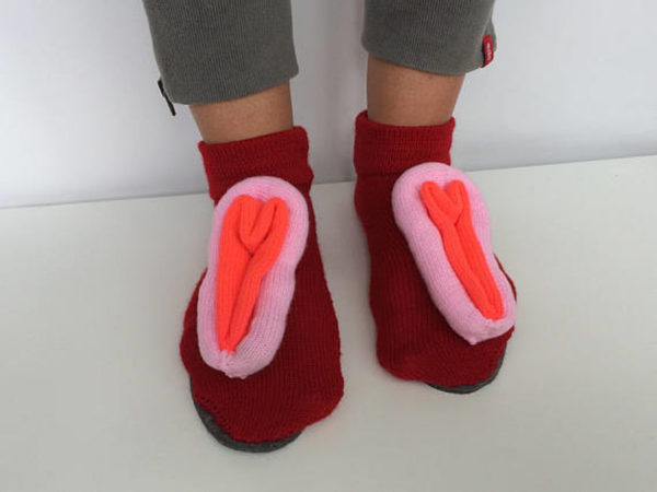Aibu to buy my boss the crappiest pressie I can find?