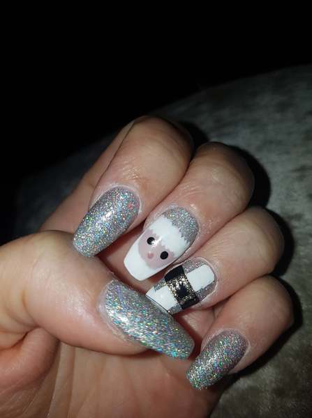 No aibu but let's see your Christmas nails