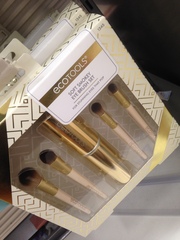 Any eyeshadow brushes been spotted in the sales? Online or in store.