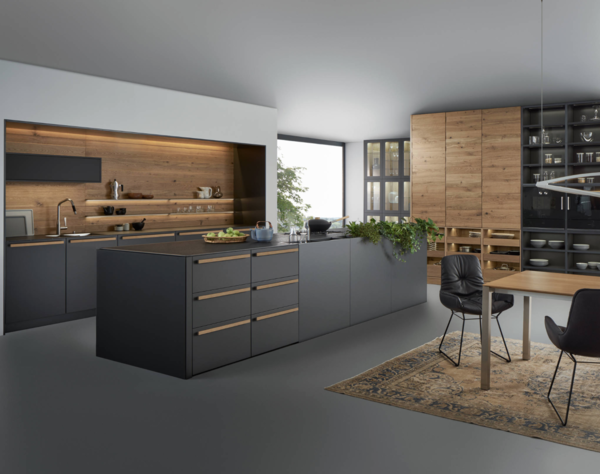 Black granite/quartz worktops - MN jury - are they now dated?