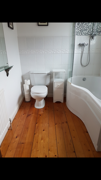 Anyone got a J-shaped bath?