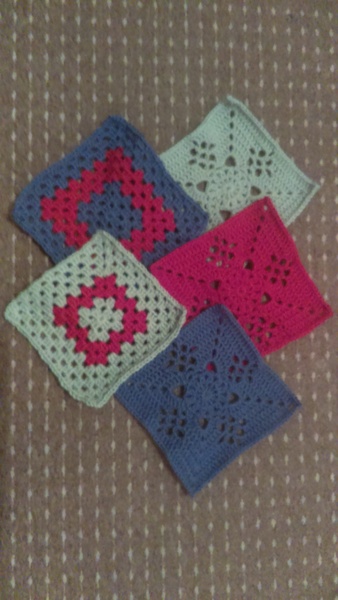 Woolly Hugs. Please can anyone help? A blanket for NifflerBowtruckle.