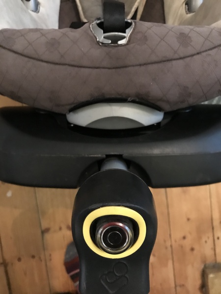 help me please before i throw a maxi cosi out of the window