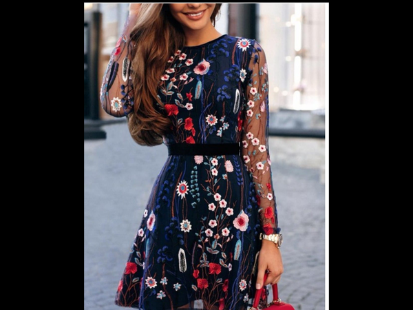 Can anyone identify this dress (pic included)