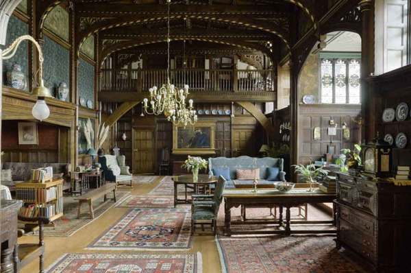 This house makes my brain feel weird!
