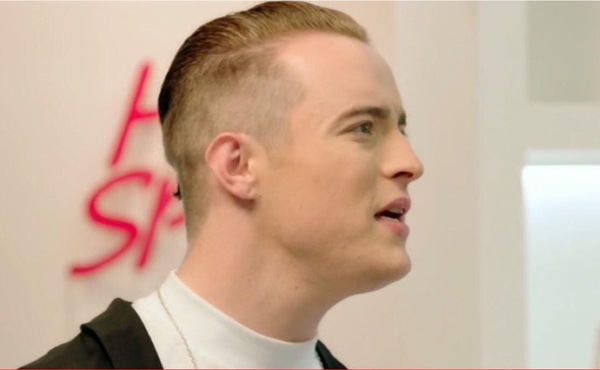 AIBU to think that half of Jedward looks like Robert Pattison?