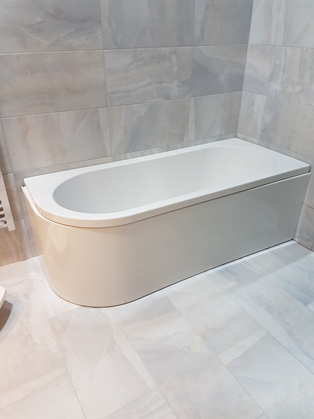 Please help me with my family bathroom! L-shaped shower bath or straight?