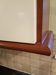 Ugly kitchen cabinet edging