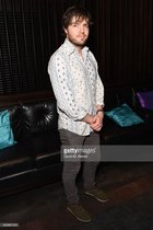 Swagger Inn 153: New Year Resolutions: restrict --perving-- HBF appreciation to days including a 'y'