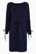 Classic Parisian/minimalist capsule wardrobe thread.