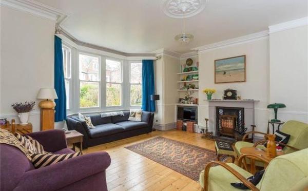 how would you arrange this sitting room?