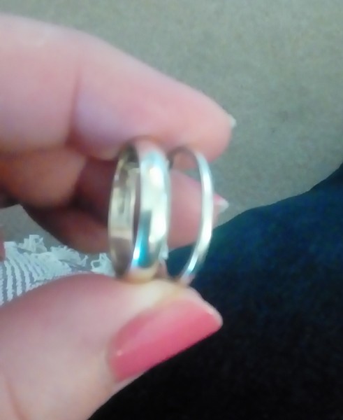 Do you have white gold or platinum wedding rings and do you regret it?