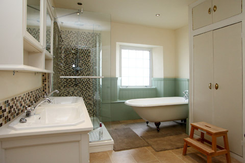 Freestanding Bath?
