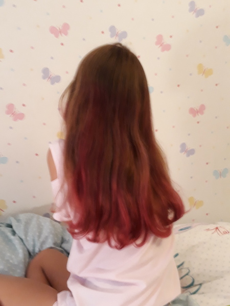 5yo brunette DD wants pink hair... how?