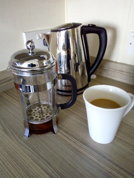 AIBU to expect a tea pot!