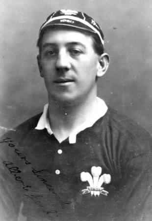 To wonder who makes rugby players (lighthearted)
