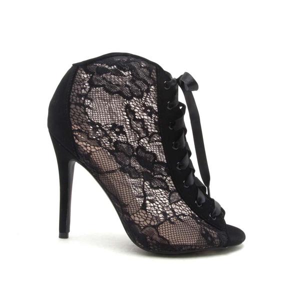 Do you struggle to find pretty shoes that ARE NOT sky high?