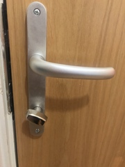 URGENT Thumb turn cylinder lock on door question