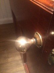 Aagh help door knobs!!