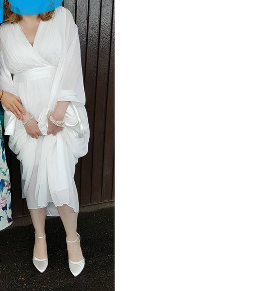 Im getting married in 10 weeks dont have a dress. Can anyone help me?