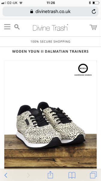 What’s the trendy shoe to wear with jeans now (if previously was superga / converse?)
