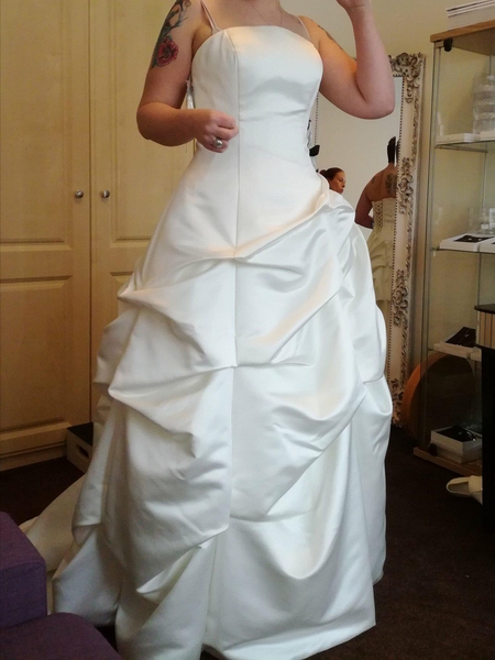 Anyone free to come wedding dress shopping?