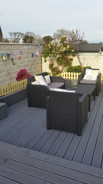 Please show me your small terrace house garden