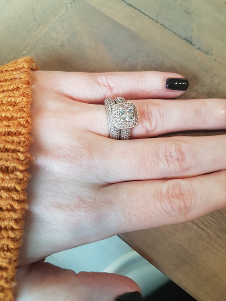 Quiet snow day here-show me your engagement rings!