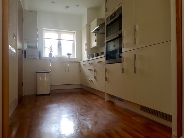 Help me sell my house please!