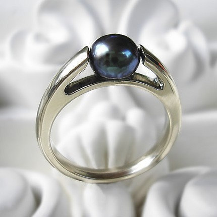 Quiet snow day here-show me your engagement rings!