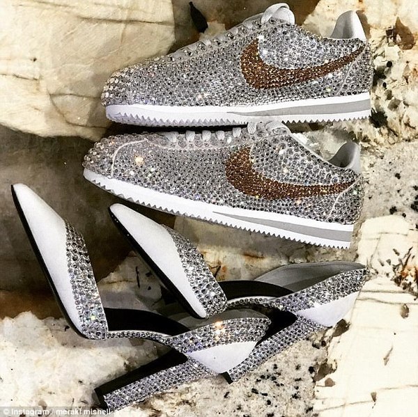 Can I wear (smart) trainers to a wedding?