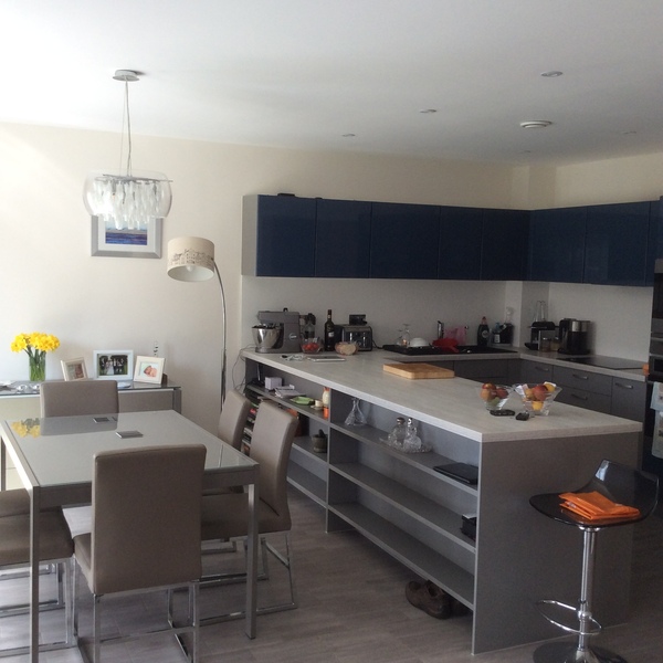 To ask what color your kitchen is?