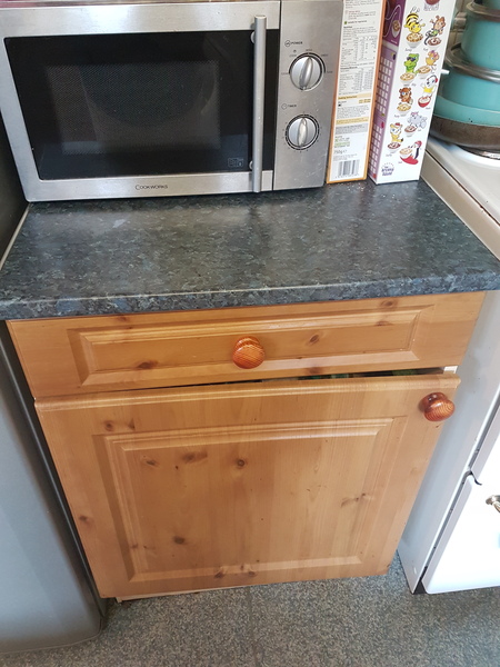 To ask what color your kitchen is?