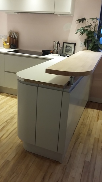 Curved kitchen units