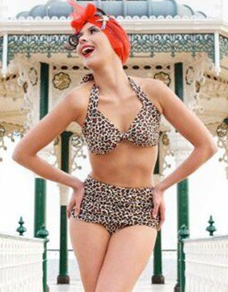 Bikini help needed, please.