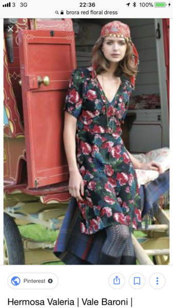 What jewellery with a red dress, red fascinator, red shoes, crystal bag?