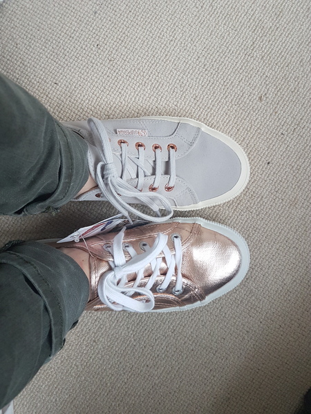 Which supergas look better?