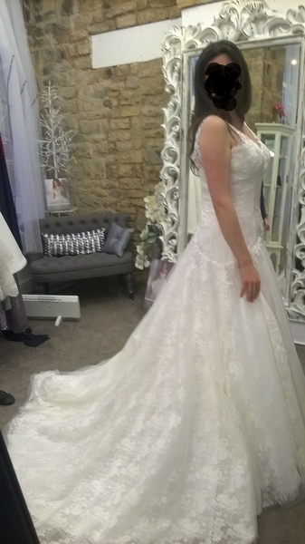 Would my dress look better without straps? Pic attached