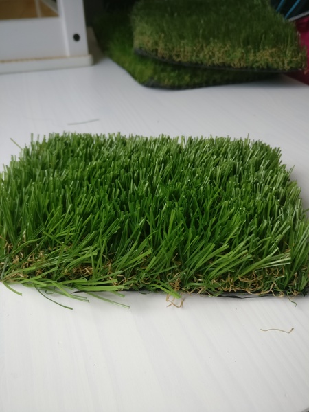 Advice on fake grass please?
