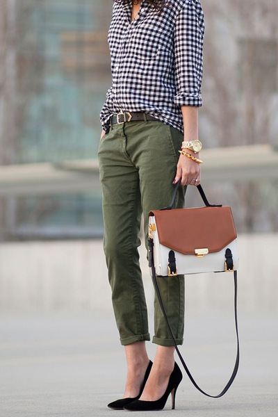 Can you show me everyday outfits/women that look groomed and stylish?
