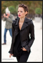 Does the moto size of leather jacket look dated/ageing?