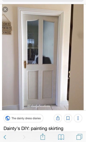 Does anyone have doors which are a different colour to the arch/skirting