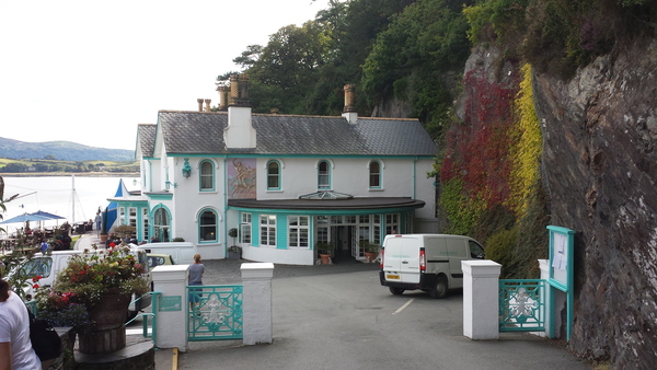 To not pay to visit portmeirion