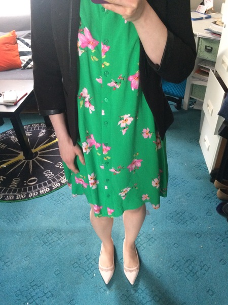 How to look stylish when pregnant?