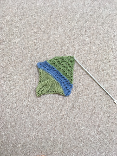 Woolly Hugs...We are making a blanket for annandale : Lovely donors and crafters, we need your help.